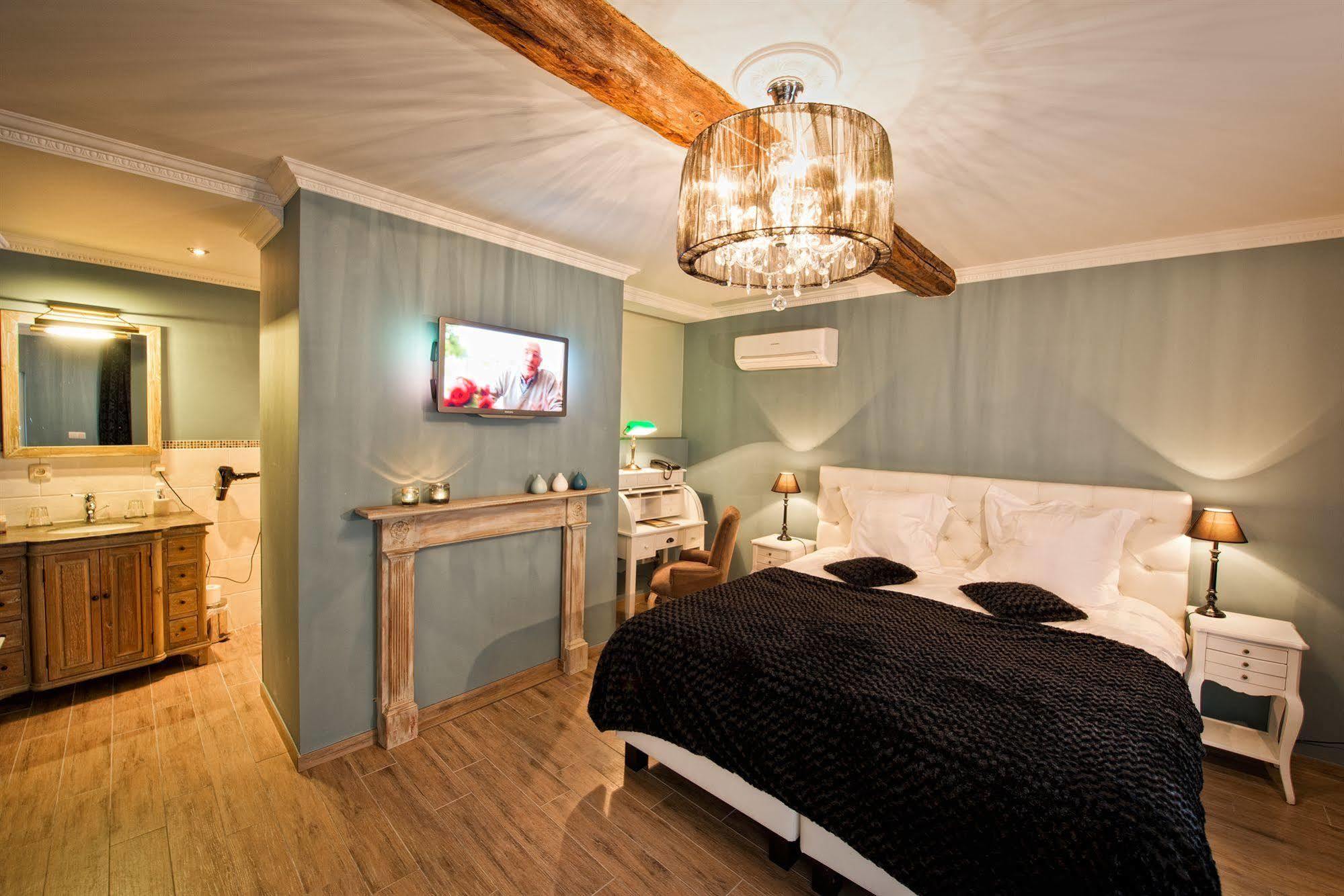 Boutique Caelus Vii